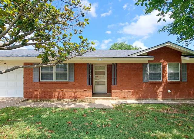 Property at 218 Spruce Ave, Dumas, TX 79029, 3 beds, 1.5 baths
