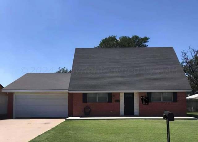 Property at 605 Star St, Hereford, TX 79045, 3 beds, 2 baths