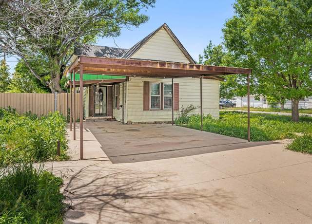 Property at 102 S Sumner St, Pampa, TX 79065, 4 beds, 3.5 baths