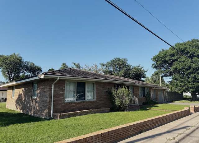 Property at 1421 S Fordham St, Perryton, TX 79070, 3 beds, 2 baths
