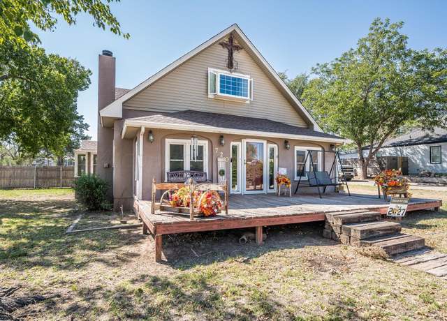 Property at 720 E Summit Ave, Canadian, TX 79014, 4 beds, 2 baths