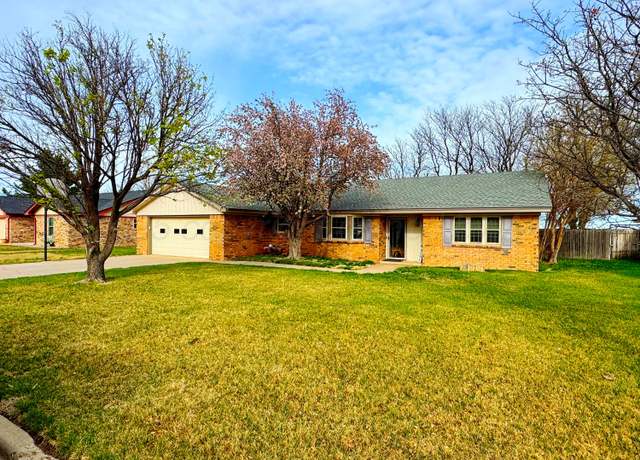 Property at 1913 Texas St, Perryton, TX 79070, 3 beds, 2 baths