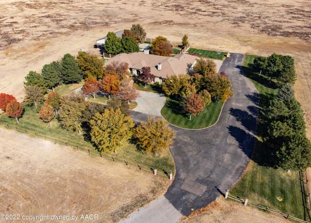 Property at 801 E 10th St, Sunray, TX 79086, 4 beds, 5 baths