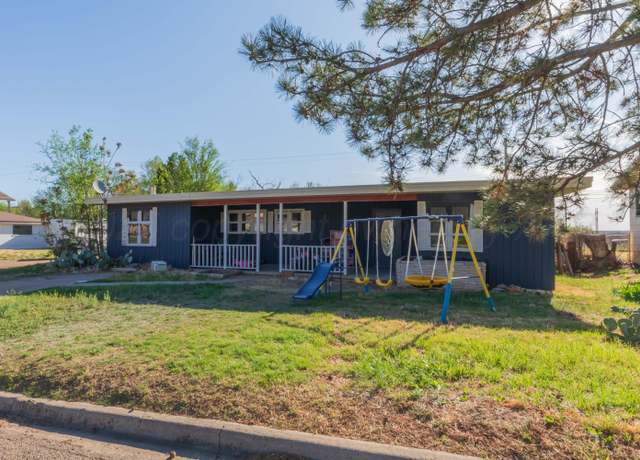 Property at 301 Garrett St, Borger, TX 79007, 3 beds, 1.5 baths