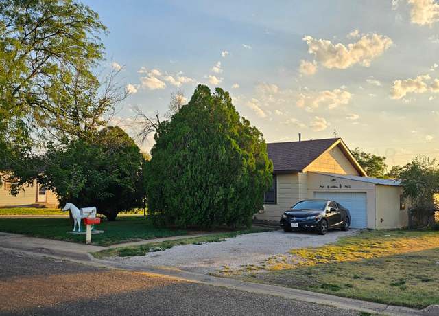 Property at 81 N Virginia St, Amarillo, TX 79106, 2 beds, 1 bath