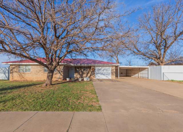 Property at 301 N Armstrong Ave, Tulia, TX 79088, 3 beds, 2 baths