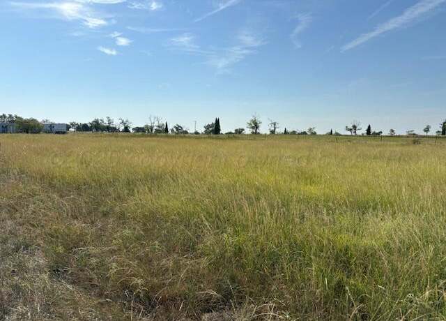 Property at 141 Austin St, Howardwick, TX 79226