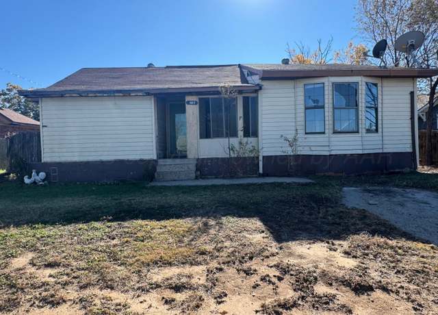 Property at 107 Pecan St, Borger, TX 79007, 3 beds, 2 baths