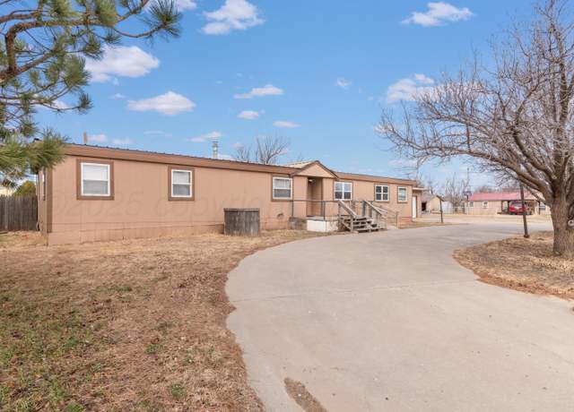 Property at 900 Avenue N, Sunray, TX 79086, 4 beds, 2 baths