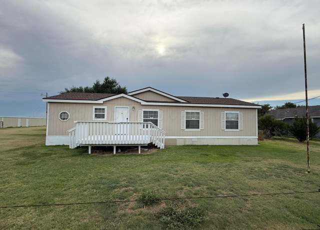 Property at 1046 S Farley St, Pampa, TX 79065, 3 beds, 2 baths