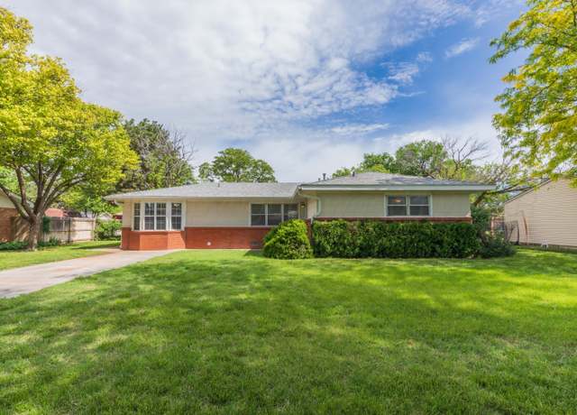 Property at 2517 13th Ave, Canyon, TX 79015, 3 beds, 2 baths