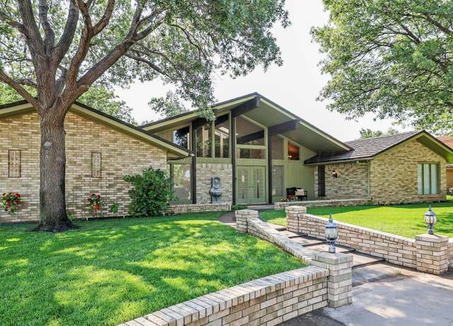 Property at 402 Carson Ave, Dumas, TX 79029, 3 beds, 2.5 baths