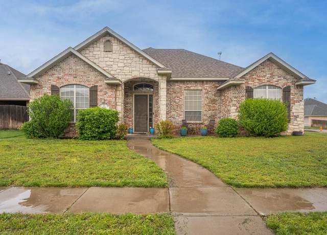 Property at 8313 Irvington Ct, Amarillo, TX 79119, 4 beds, 3 baths