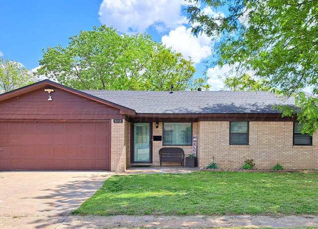 Property at 512 Willow Ave, Dumas, TX 79029, 3 beds, 2 baths