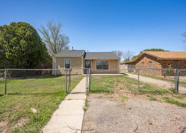 Property at 2108 S Roberts St, Amarillo, TX 79103, 3 beds, 1 bath
