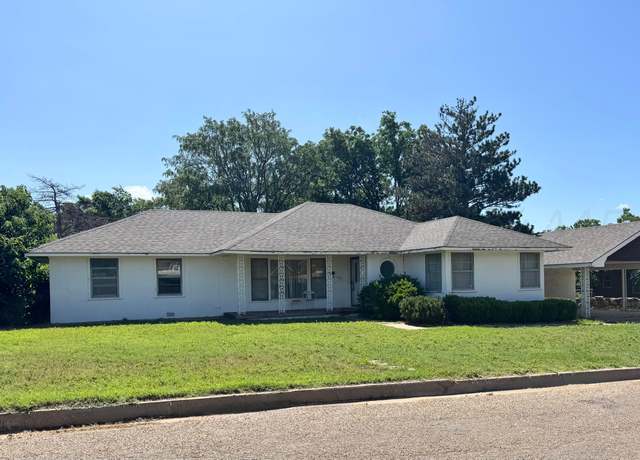 Property at 608 S Wall St, Shamrock, TX 79097, 3 beds, 2 baths
