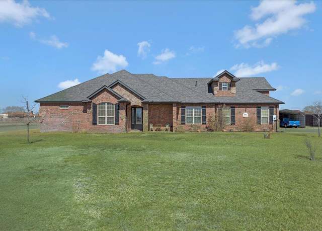 Property at 9000 Raburn Ln, Canyon, TX 79015, 4 beds, 2.5 baths