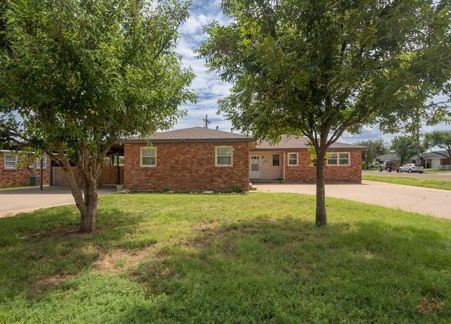Property at 400 7th Ave, Canyon, TX 79015, 3 beds, 3 baths