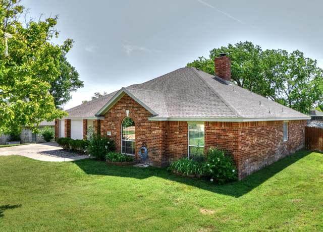 Property at 6213 Cedar Hollow Drive Dr, Amarillo, TX 79124, 3 beds, 2 baths