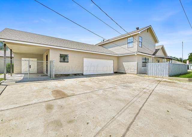 Property at 825 S Alabama St, Amarillo, TX 79106, 3 beds, 2.5 baths