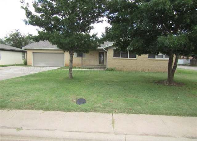 Property at 300 Star St, Hereford, TX 79045, 3 beds, 2 baths