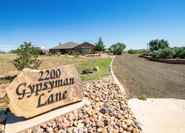 Property at 2200 Gypsyman Ln, Amarillo, TX 79108, 3 beds, 2.5 baths