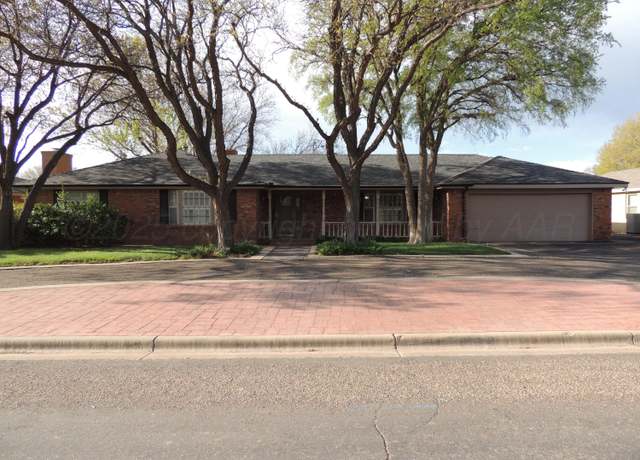 Property at 1915 Plains Ave, Hereford, TX 79045, 3 beds, 2 baths