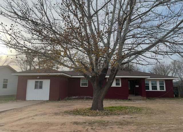Property at 109 Ave K, Hereford, TX 79045, 4 beds, 2 baths