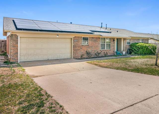 Property at 1704 Holly Ln, Pampa, TX 79065, 3 beds, 2 baths