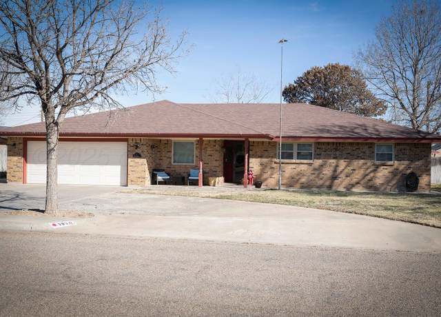 Property at 723 Bennett Dr, Dumas, TX 79029, 4 beds, 2 baths