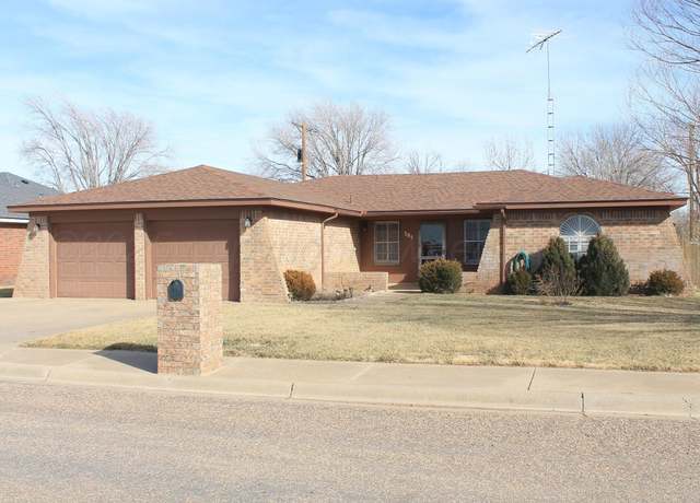 Property at 208 N Kingwood St, Hereford, TX 79045, 3 beds, 2.5 baths