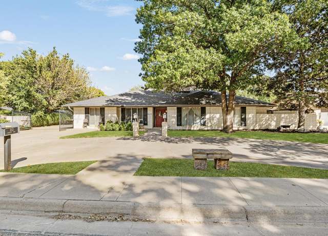 Property at 212 Bailey Ave, Dumas, TX 79029, 4 beds, 3 baths