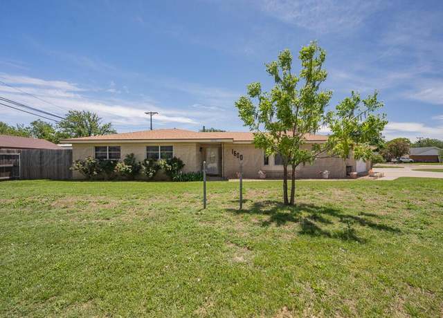 Property at 1600 Geary Rd, Dumas, TX 79029, 3 beds, 2 baths