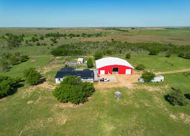 Property at 8040 County Road 2, Mobeetie, TX 79061, 6 beds, 3.5 baths