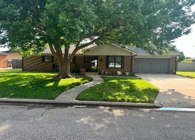 Property at 2529 N Aspen Dr, Pampa, TX 79065, 3 beds, 2 baths