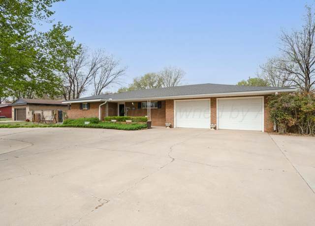 Property at 107 Elm St, Hereford, TX 79045, 4 beds, 2 baths