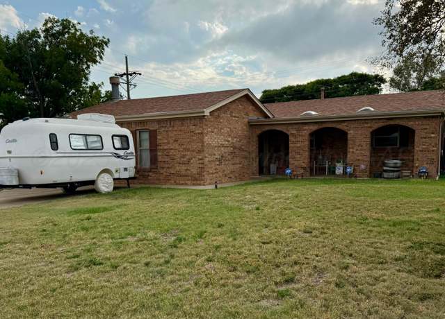 Property at 2726 S Grand St, Amarillo, TX 79103, 3 beds, 2 baths