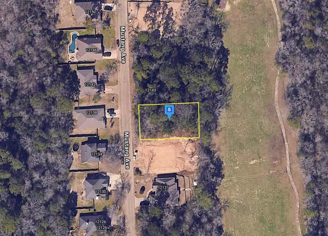 Property at 12137 Mustang Ave, Willis, TX 77378