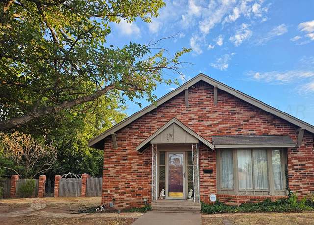 Property at 611 Avenue I NW, Childress, TX 79201, 4 beds, 2 baths