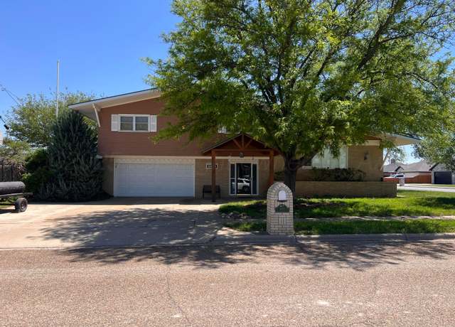 Property at 1400 16th St, Hereford, TX 79045, 3 beds, 2.5 baths