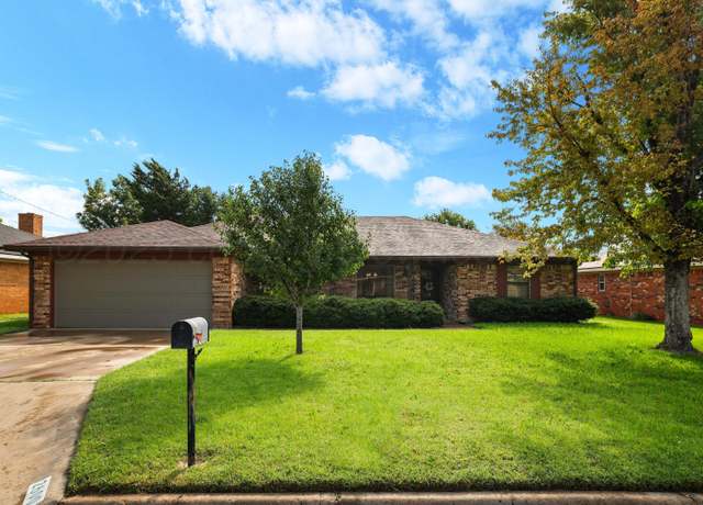 Property at 2600 Fir St, Pampa, TX 79065, 3 beds, 2 baths