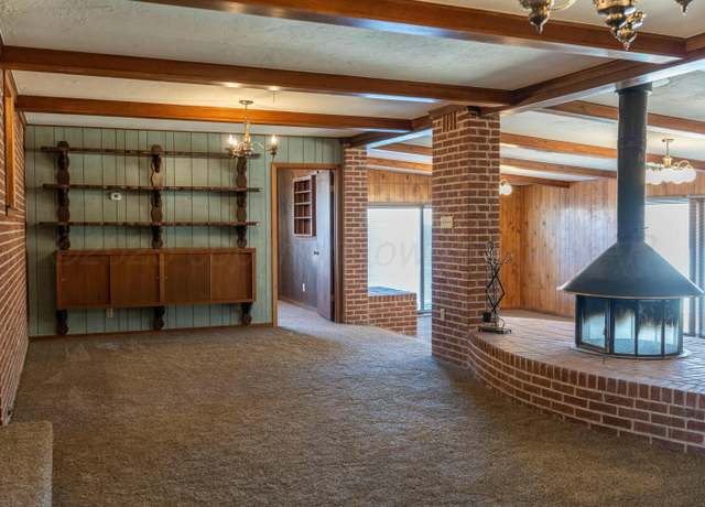 Property at 1001 S Sweetwater St, Wheeler, TX 79096, 4 beds, 2.5 baths