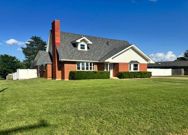 Property at 1001 S Sweetwater St, Wheeler, TX 79096, 4 beds, 2.5 baths