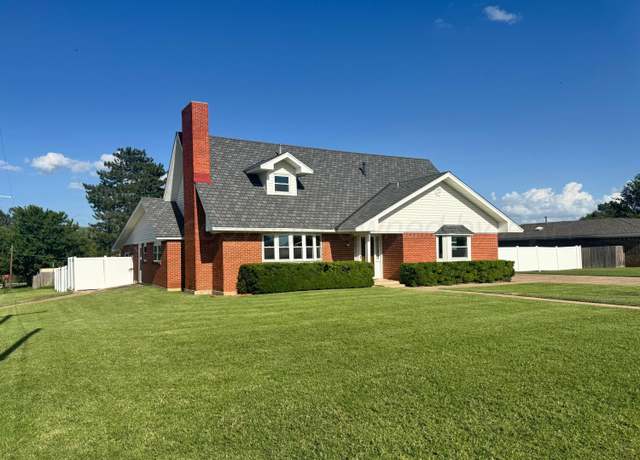 Property at 1001 S Sweetwater St, Wheeler, TX 79096, 4 beds, 2.5 baths