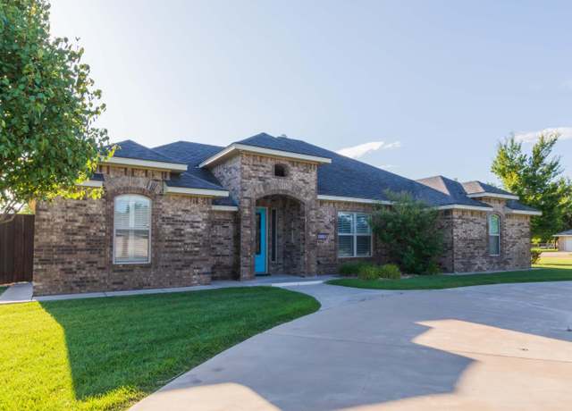 Property at 100 N Pratt St, Claude, TX 79019, 5 beds, 3.5 baths