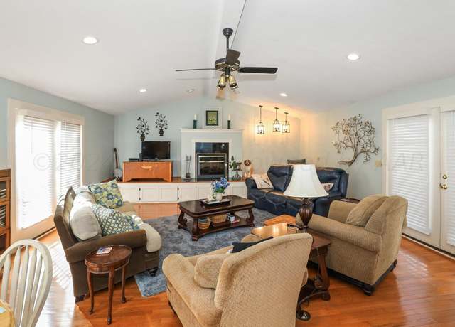 Property at 1000 5th Ave, Canyon, TX 79015, 5 beds, 3 baths