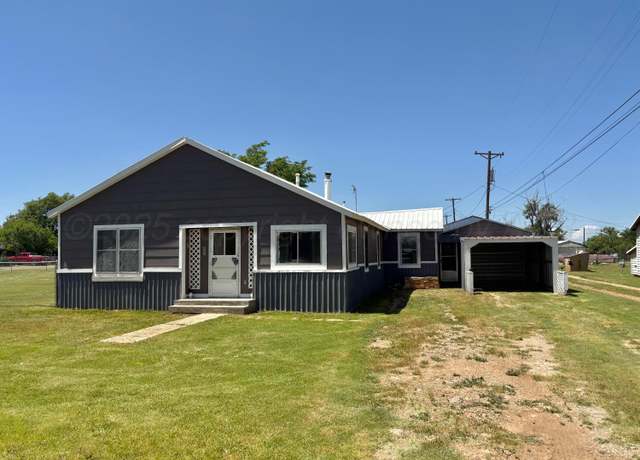 Property at 605 E 4th St, Panhandle, TX 79068, 4 beds, 2 baths
