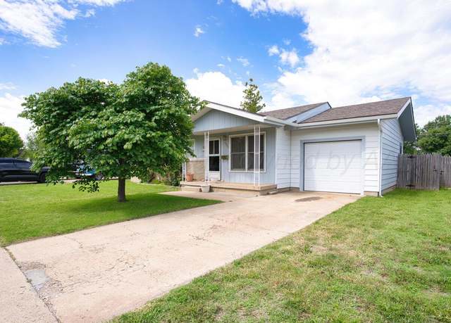 Property at 1909 N Wells St, Pampa, TX 79065, 3 beds, 1 bath