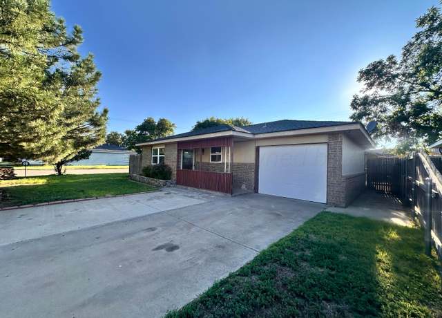 Property at 501 Pine Ave, Dumas, TX 79029, 3 beds, 2 baths
