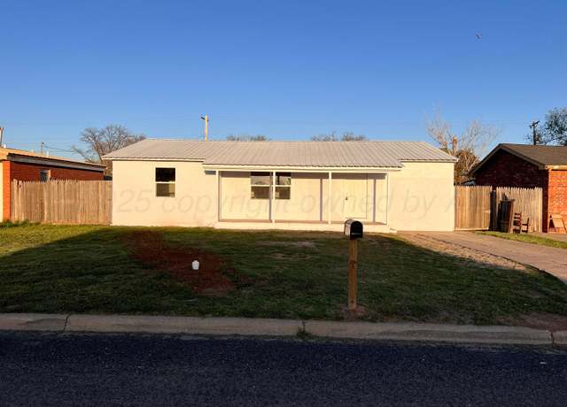 Property at 229 K Ave, Hereford, TX 79045, 4 beds, 1.5 baths